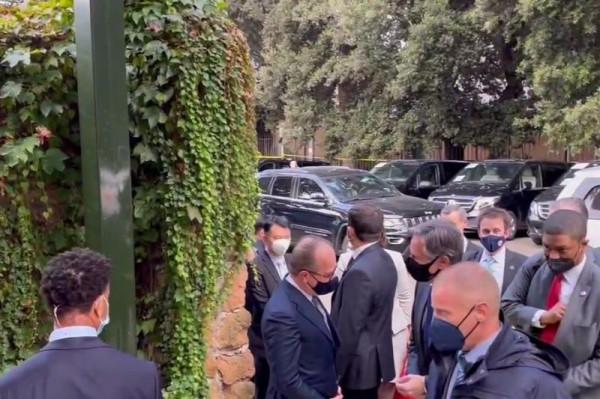 王毅與布林肯羅馬會晤,有三個細節值得注意,充分反映中美關係 王毅與布林肯羅馬會晤,有三個細節值得注意,充分反映中美關係