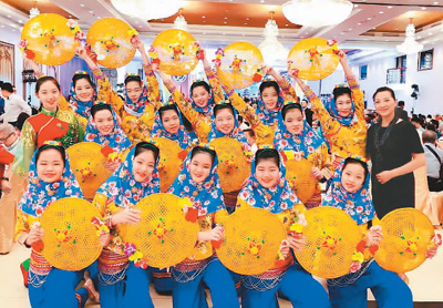 在菲律賓傳授中國民族舞(慶祝中國共產黨成立100週年·僑胞說·祖國在我心中(38)) 在菲律賓傳授中國民族舞(慶祝中國共產黨成立100週年·僑胞說·祖國在我心中(38))