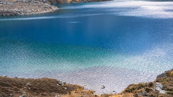 川西海拔最高最大最藍的海子——亞莫措根