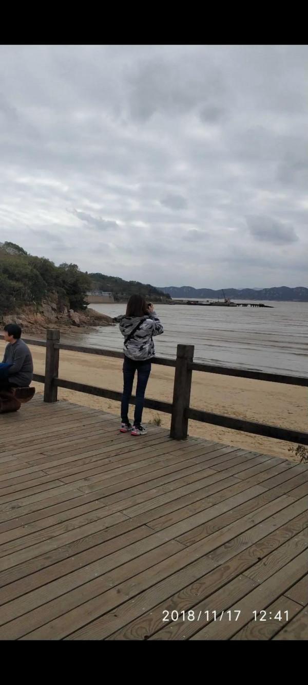 你站在橋上看風景，看風景的人在樓上看你