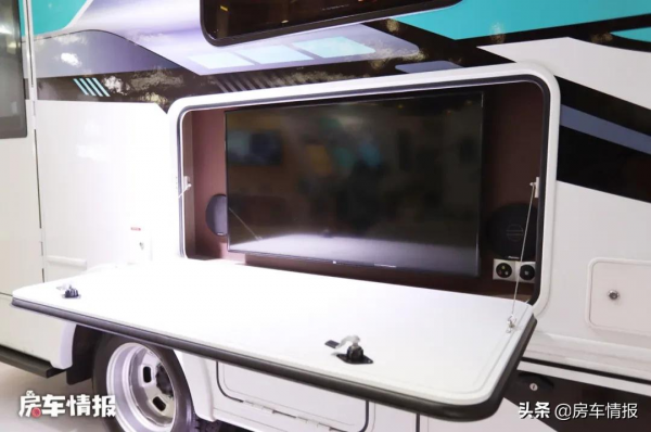 宇通娛樂版房車！首次用大客廳佈局，帶私人影院小孫子不會再無聊