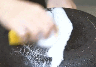 油煙機千萬別拆下來清洗!保潔阿姨教你這麼做,乾淨又殺菌 油煙機千萬別拆下來清洗!保潔阿姨教你這麼做,乾淨又殺菌