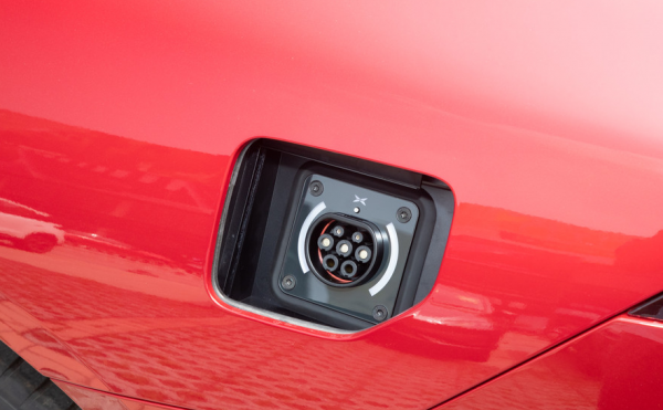 國產小鵬P7,續航里程670公里,價格位元斯拉Model3低 國產小鵬P7,續航里程670公里,價格位元斯拉Model3低