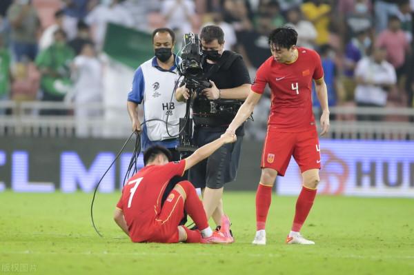 FIFA排名:國足仍列世界第75亞洲第9,僅領先下輪對手阿曼2個名次 FIFA排名:國足仍列世界第75亞洲第9,僅領先下輪對手阿曼2個名次