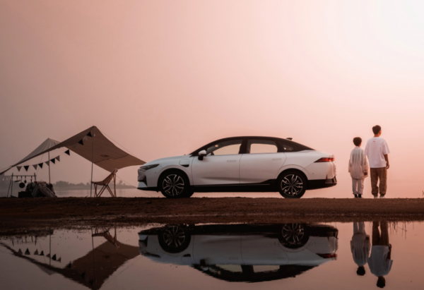 中國的新能源品牌，一個個漲得位元斯拉還兇