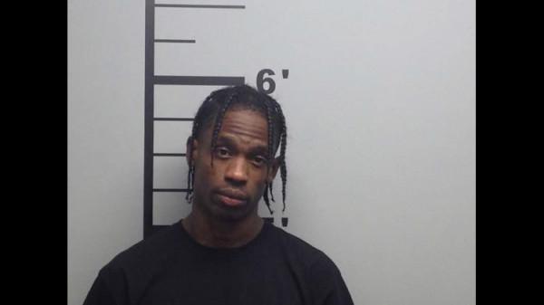 美頂流歌手演唱會煽動狂歡致8人被踩死!目擊者:他邊唱邊看人死 美頂流歌手演唱會煽動狂歡致8人被踩死!目擊者:他邊唱邊看人死