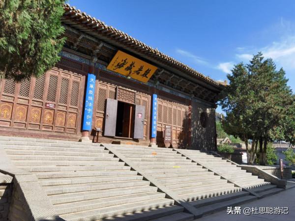 漢EV自駕甘肅，免費停車的充電樁最方便，參觀亞洲最大室內臥佛