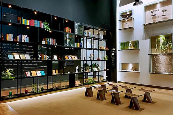 今天是他的生日，曾寫下名句&OpenCurlyDoubleQuote;你站在橋上看風景&hellip;&hellip;&rdquo;卞之琳，從故鄉到他鄉