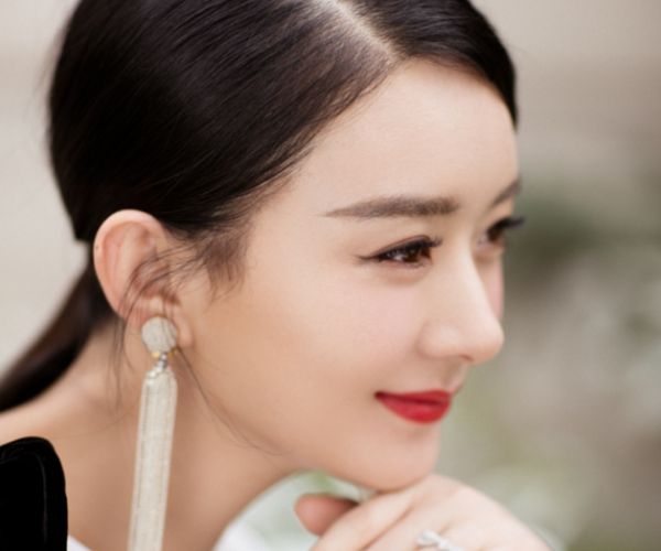 鼻子才不是越挺越好看！這4位女星的美鼻，哪怕有小缺點也很美