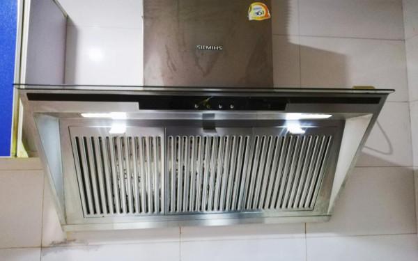 別怕家裡油煙機又髒又油，只需一個口罩，不用拆卸，馬上煥然一新