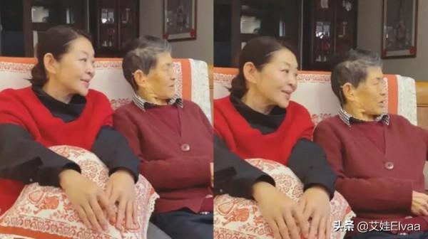 倪萍真孝順給母親單獨主持冬奧！穿紅色打扮喜慶，母女五官像烙餅