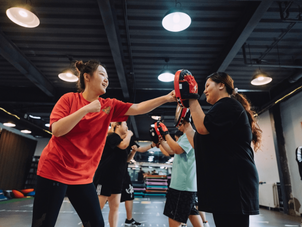 減肥訓練營裡的瘦身男女：百天減重40斤 曾被當作孕婦讓座