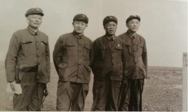 韓先楚晚年睡不著覺，秘書姚科貴勸他：要少說話，多睡覺