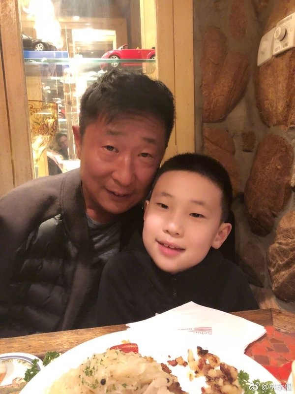 “天津大媽”林永健:17歲入行,33歲娶最美軍花,奮鬥20年終成名 “天津大媽”林永健:17歲入行,33歲娶最美軍花,奮鬥20年終成名