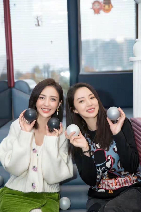 娛樂圈又出了“閨蜜相”，不是姐妹神似姐妹，讓人傻傻分不清