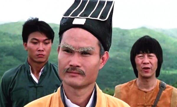 許冠文許冠傑開派對，兒孫滿堂太幸福，許冠英卻終生未婚無兒女