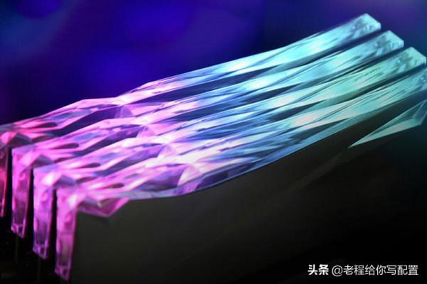 記憶體條上面穿馬甲&mdash;這個記憶體馬甲對於我們的電腦有多大用處？