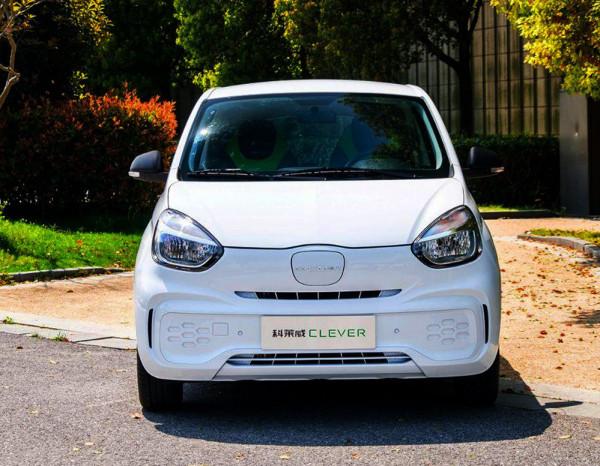 3門4座，兩個氣囊，上汽榮威推新款代步小車，續航超300公里