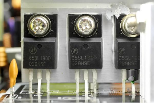 內建全日系電容,美商艾湃電競650W金牌全模電源AJ-650M拆解 內建全日系電容,美商艾湃電競650W金牌全模電源AJ-650M拆解