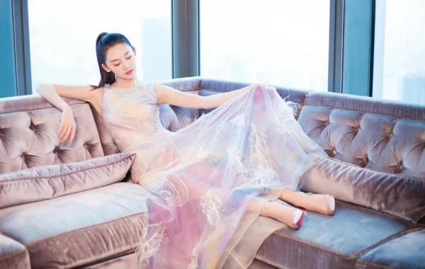 苗苗，真的美麗，鄭凱的家屬，估計鄭凱在偷著樂