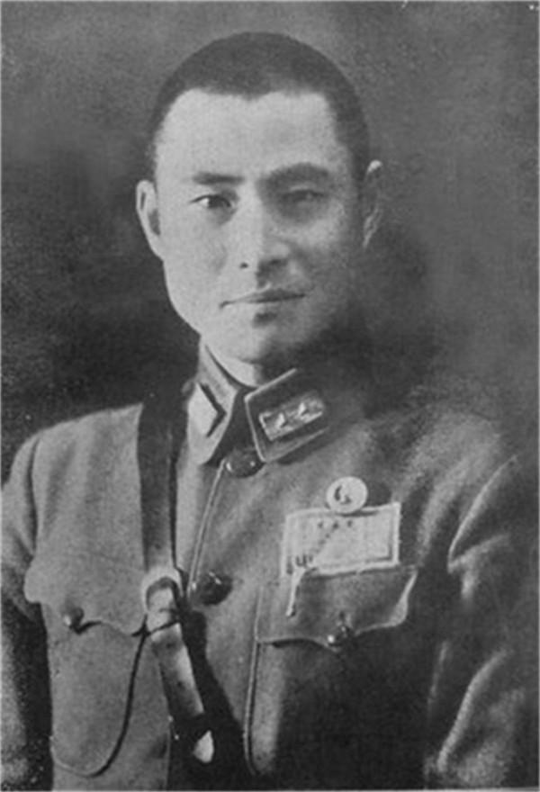 妻子苦守27年，換來黃維出獄後的一聲“滾”，精神失常後跳河自盡