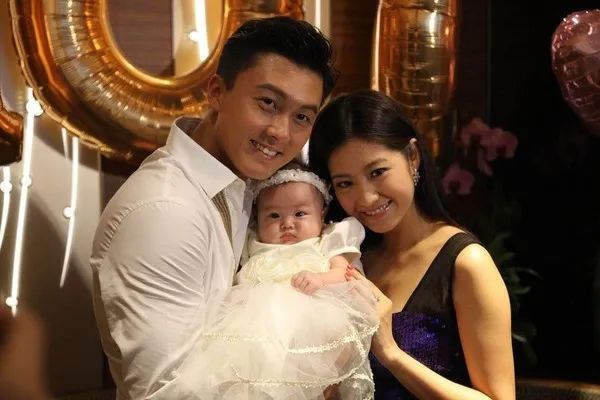 頒獎典禮成撒糖現場：陳自瑤感謝家人，視帝告白愛妻，姜麗文催婚