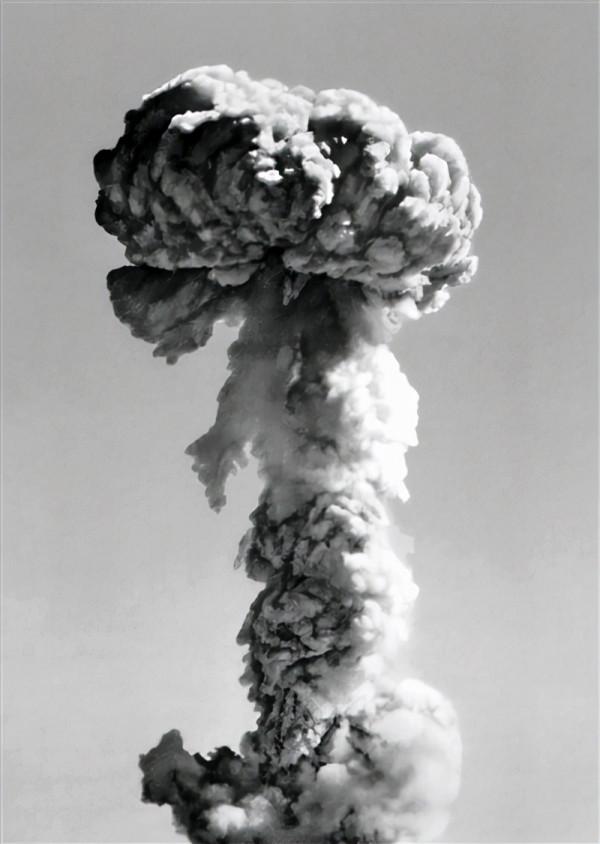 “兩彈一星”精神 科技報國勇攀高峰 “兩彈一星”精神 科技報國勇攀高峰