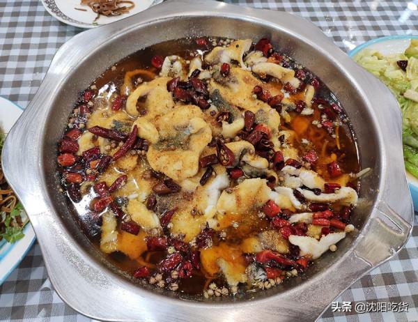 吃這麼大一盆水煮魚,椒鹽那麼厚,老香了 吃這麼大一盆水煮魚,椒鹽那麼厚,老香了