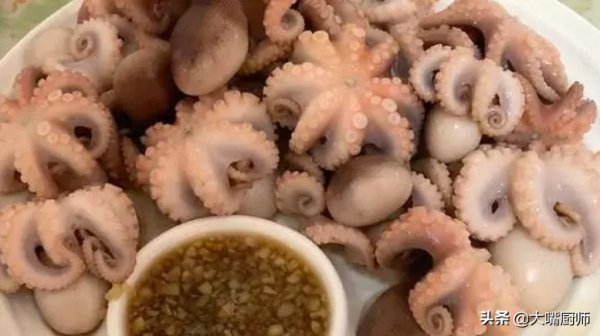 煮小章魚,直接開水煮嚼不爛,老漁民教你一招,脆爽彈牙味道鮮美 煮小章魚,直接開水煮嚼不爛,老漁民教你一招,脆爽彈牙味道鮮美