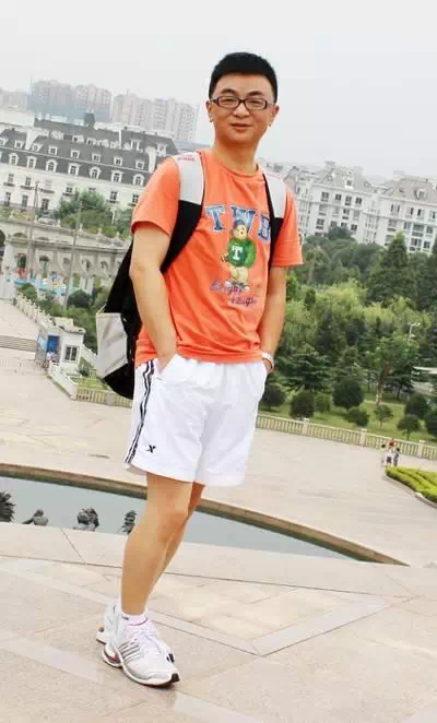 父母都是軍醫的我,是怎樣甩掉游泳圈的 父母都是軍醫的我,是怎樣甩掉游泳圈的