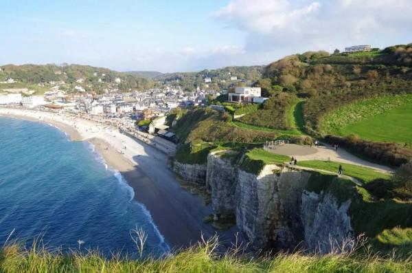 埃特雷塔—海灘上的象鼻山
