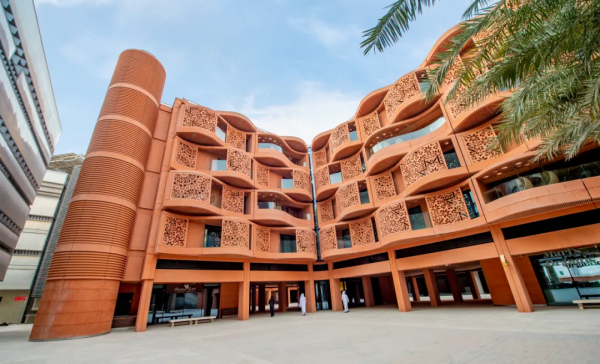 邢波任校長MBZUAI國內招生，Michael Jordan、Raj Reddy等大佬授課