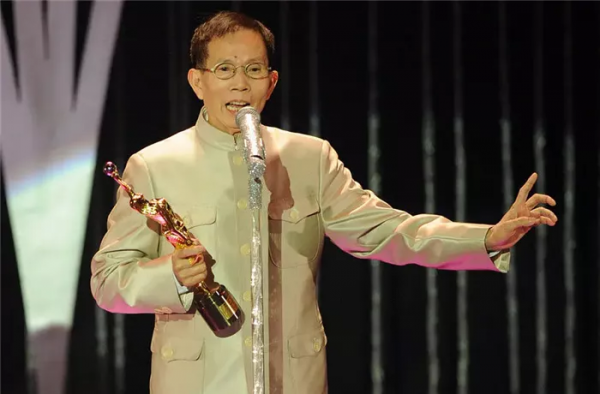 1986年,李連杰拍完《南北少林》之後,和劉家良“老死不相往來” 1986年,李連杰拍完《南北少林》之後,和劉家良“老死不相往來”