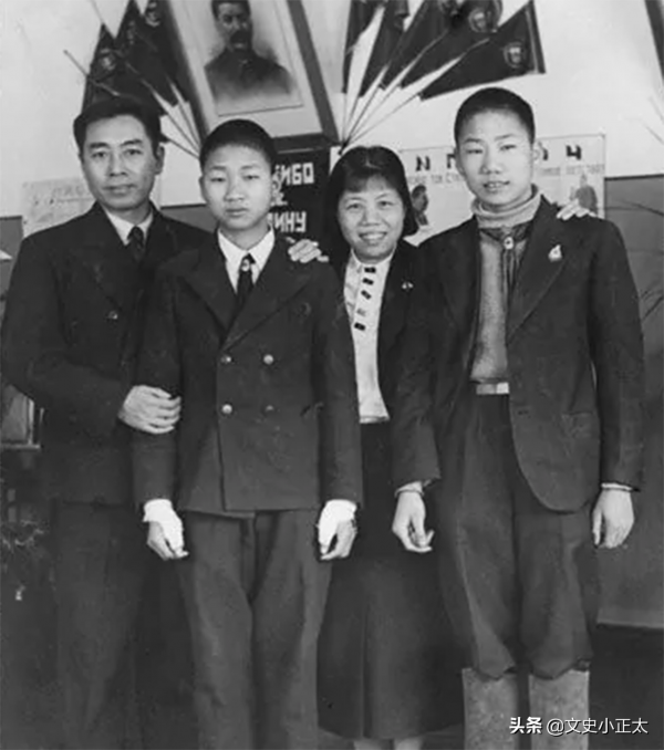 李訥排隊瞻仰毛主席，工作人員一眼認出，李訥：我只是來看看爸爸