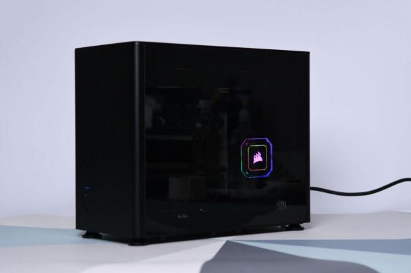 扮豬吃老虎！裝臺喬思伯A4水冷快樂盒