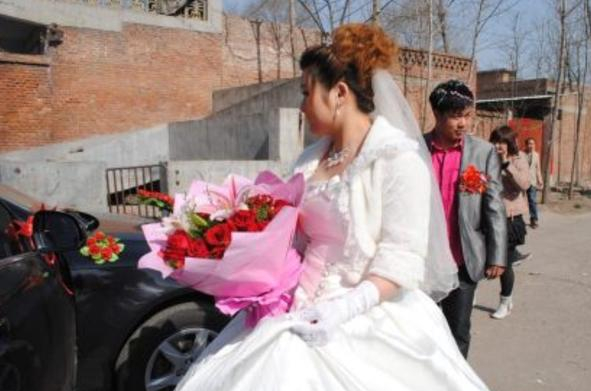 繼“妻荒”之後，農村又出現“不婚怪象”，但年輕人似乎沒放心上