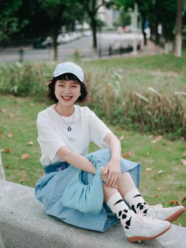 今年早秋，打敗小白鞋，這雙鞋誰穿誰美