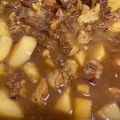 這道蘿蔔牛腩煲,湯汁都要舔乾淨 這道蘿蔔牛腩煲,湯汁都要舔乾淨