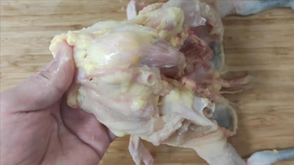 雞有8個地方毒素最重，不要亂吃，24年1級廚師講解雞不能吃的位置