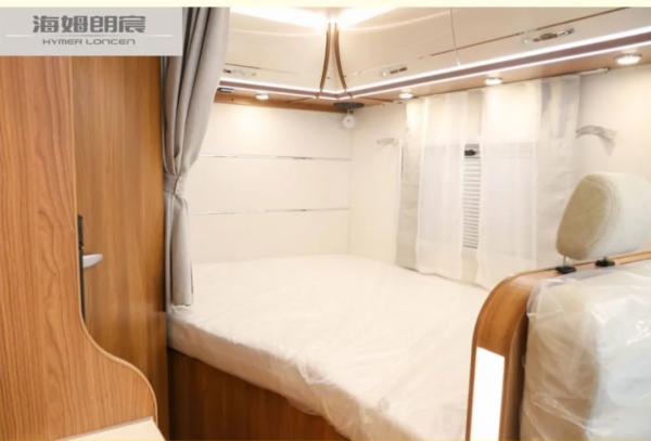 朗宸T型旅居車!空間超大食宿齊全,還配兩張大床能住3人 朗宸T型旅居車!空間超大食宿齊全,還配兩張大床能住3人