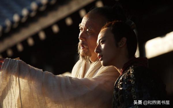 民間故事:開啟女棺,盜賊發現玉上刻著自己名字,醒悟後跪地流淚 民間故事:開啟女棺,盜賊發現玉上刻著自己名字,醒悟後跪地流淚