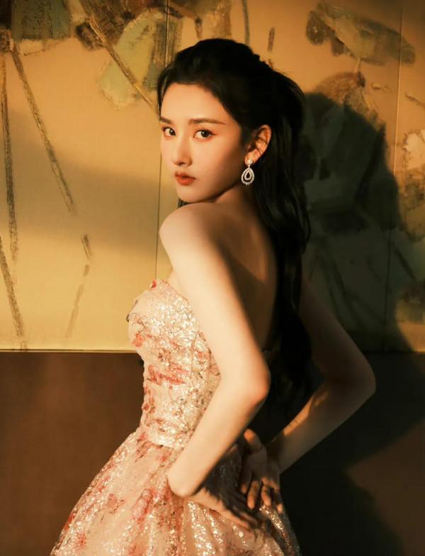 沒有“長殘”的童星宋祖兒，青春靚麗已經初步具備女神氣質了