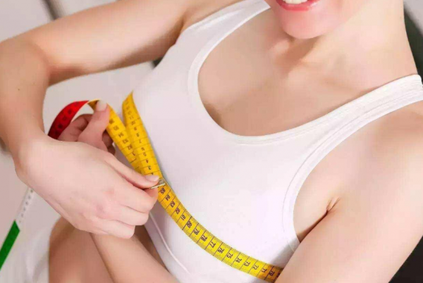 青春期女孩，從哪個部位開始發育？如何能突破1米7身高？