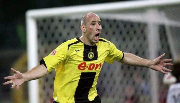 雙尾獅的輝煌：捷克足球歷史最佳陣容，兩個金球獎球星驅動中場