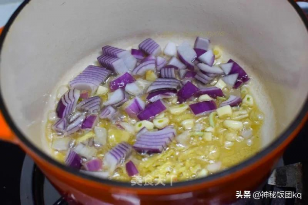 酸湯真的太有魔力了！酸爽過癮，超級下飯！熱乎乎的，太美味啦