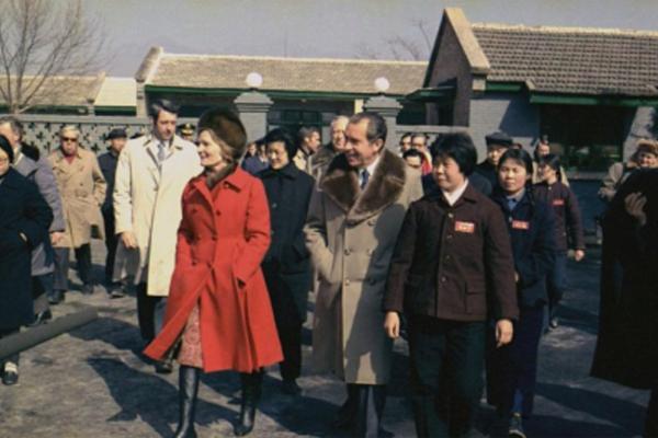 尼克松問毛主席：您有什麼特長？主席回答後，尼克松向他鞠了一躬