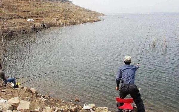 浮漂“動作”多,卻不中魚?老釣手這破解方法,確實很有效 浮漂“動作”多,卻不中魚?老釣手這破解方法,確實很有效
