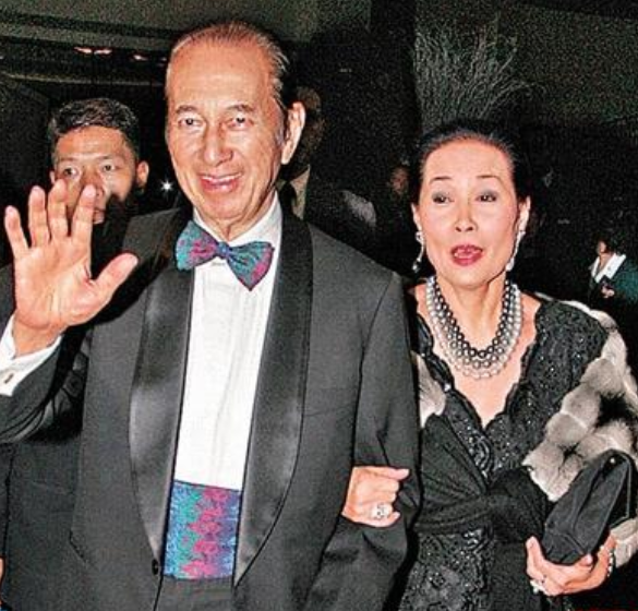 賭王長女何超英：從“最美千金”到“精神失常”，是誰害了她？