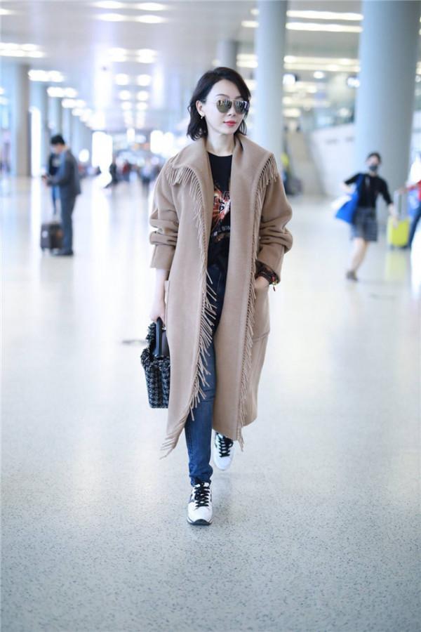 學陳數董卿這樣穿多高階,見大世面的女人,過年很少穿大衣打底褲 學陳數董卿這樣穿多高階,見大世面的女人,過年很少穿大衣打底褲