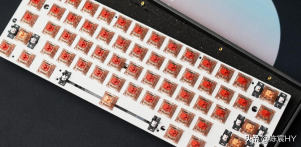 小呆蟲Lite Gasket機械鍵盤深度測評：極致靜音是如何練成的？